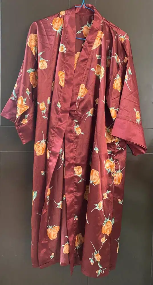 KIMONO MERAH MARUN - SILK SATIN – PRELOVED LIKE NEW