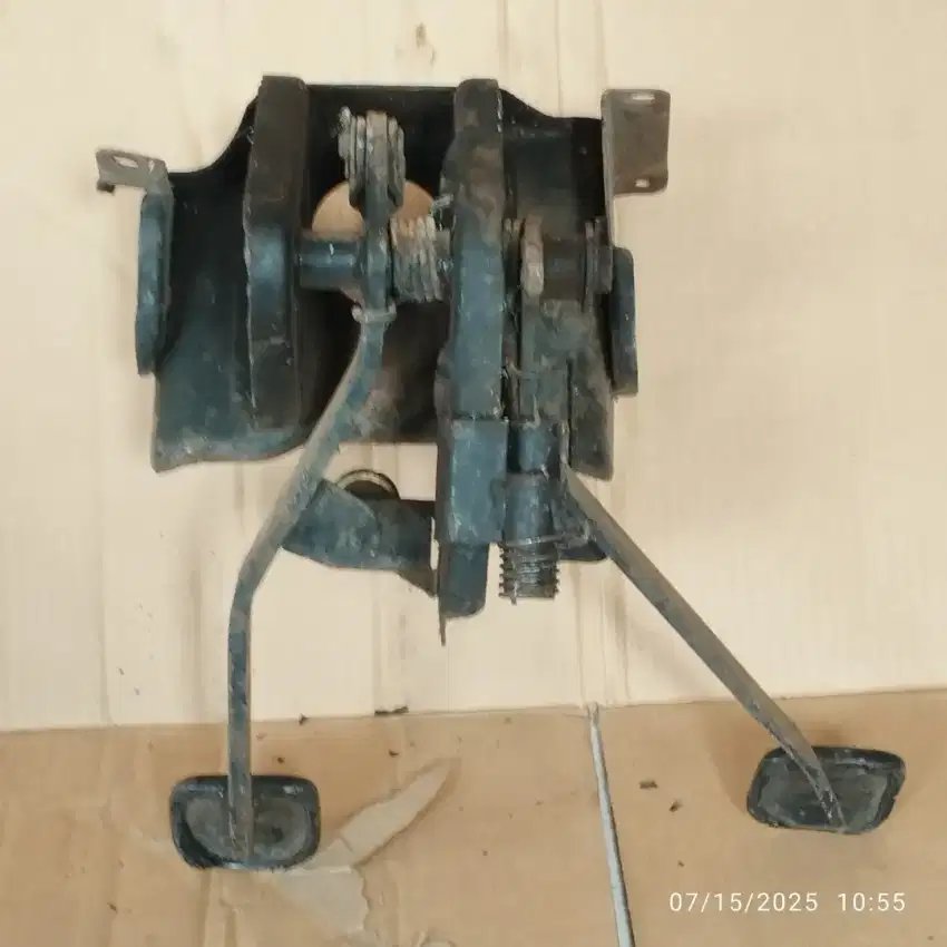 Set pedal kopling dan rem model gantung