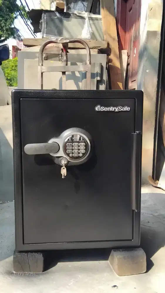 Brankas SENTRY SAFE STW-205 Gyc 10041563