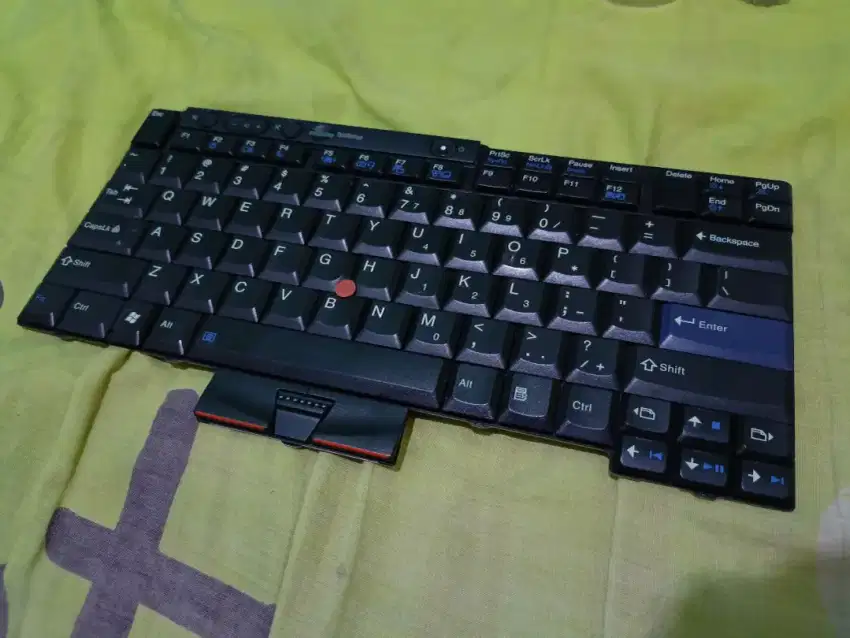 Di jual keyboard ori eu untuk laptop thinkpad t420 kondisi oke