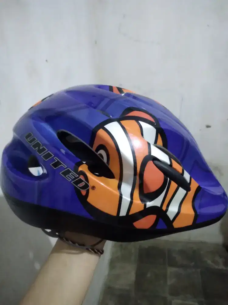 Helm sepeda anak