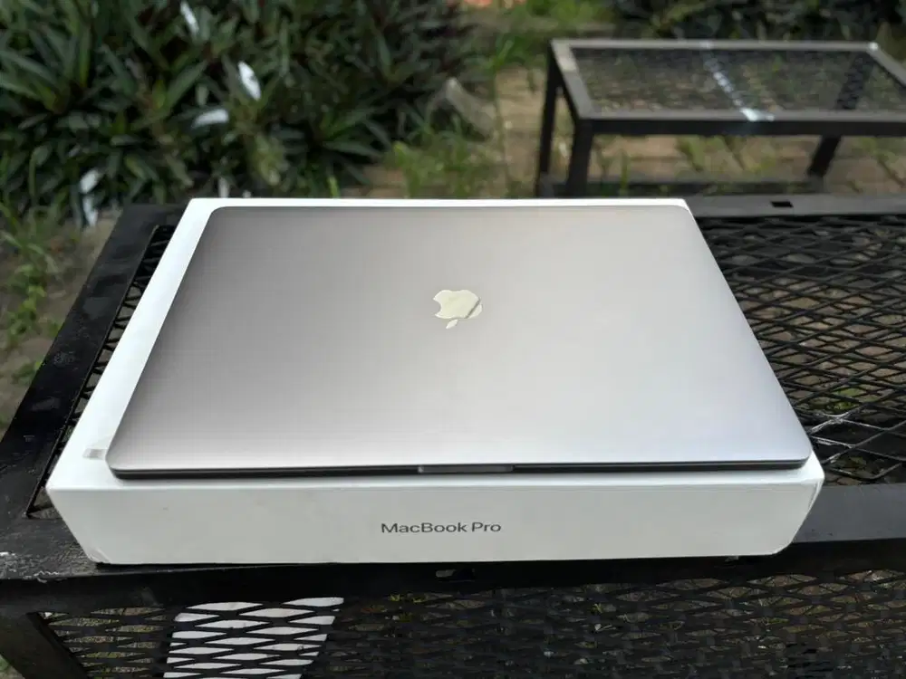 Macbook pro 16 Inch 2019 i9 32/512