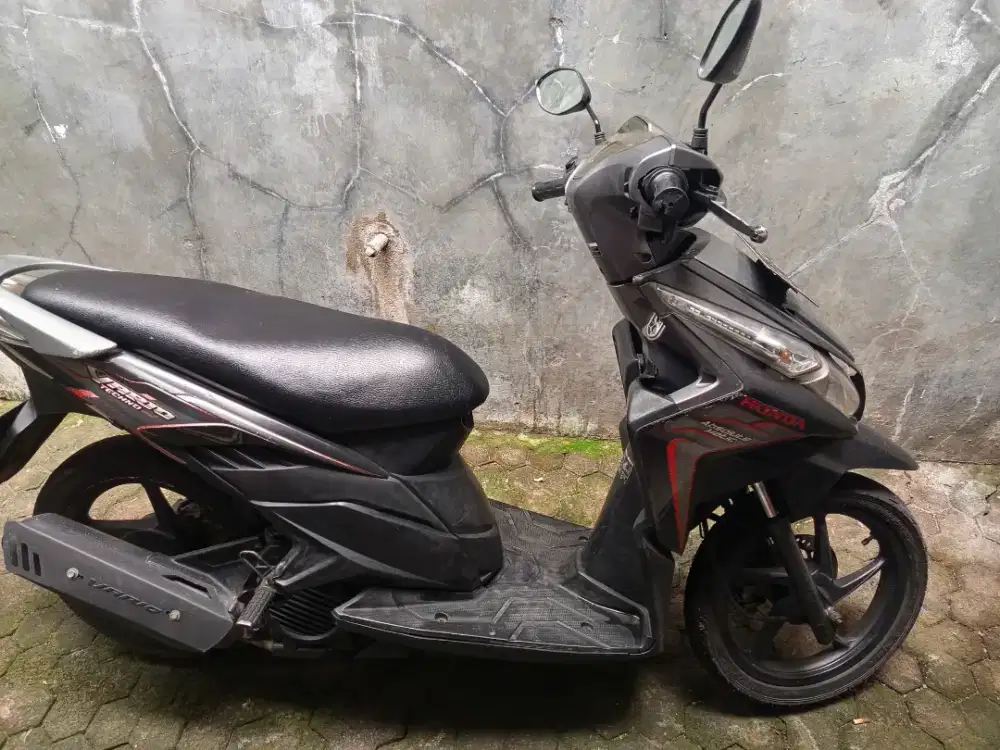 Jual motor second Honda vario techno 2011 karbu