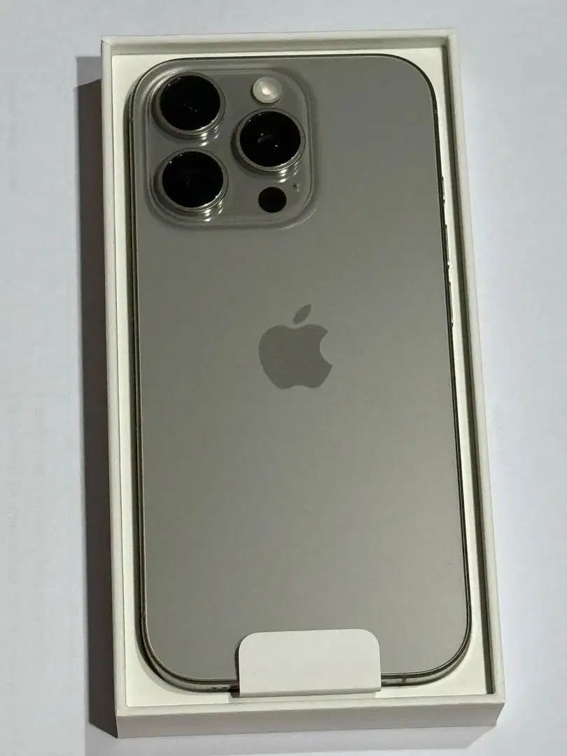 Iphone 16 pro 256 like new nice color