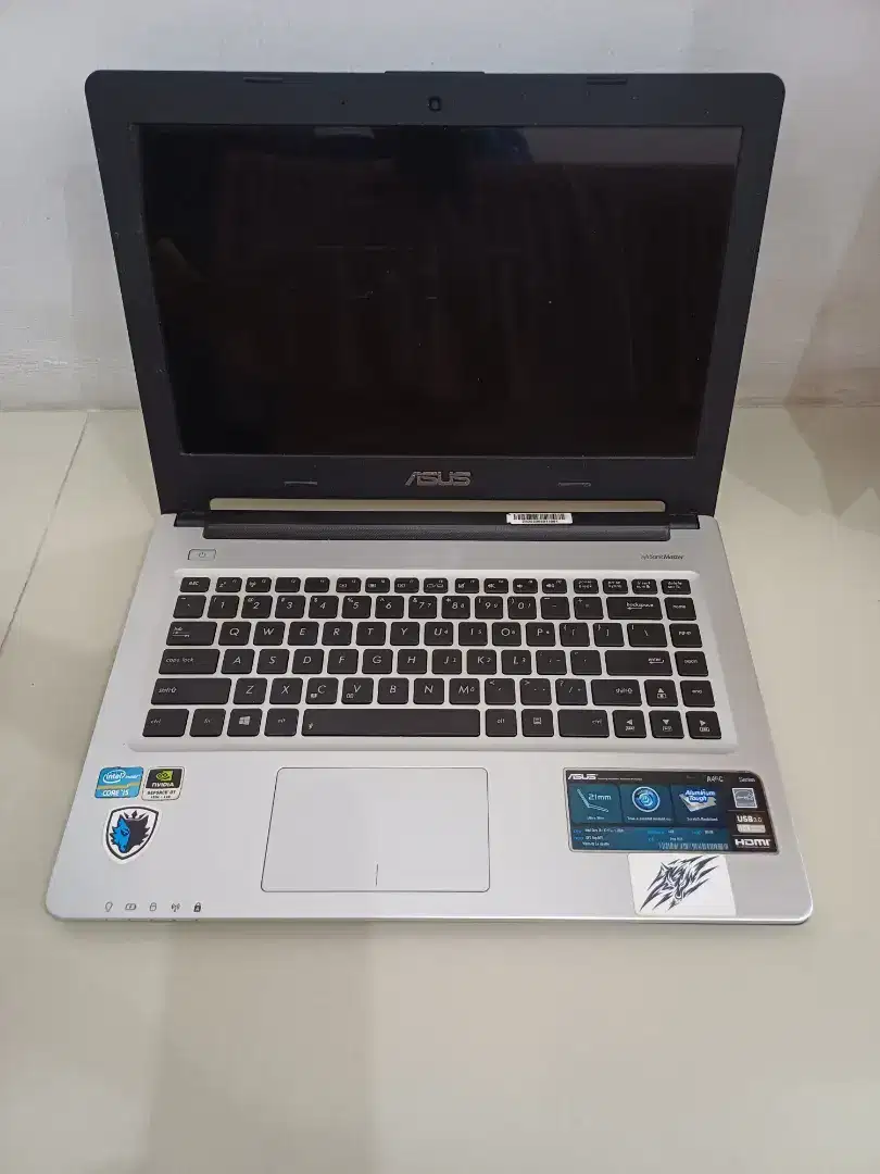 ASUS A46C | Core i5 | RAM 8GB | SSD 256GB | Win 10
Kondisi mulus