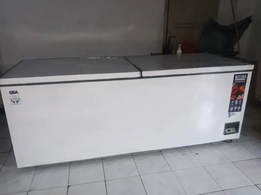 Freezer box second bekas 1200 L GEA