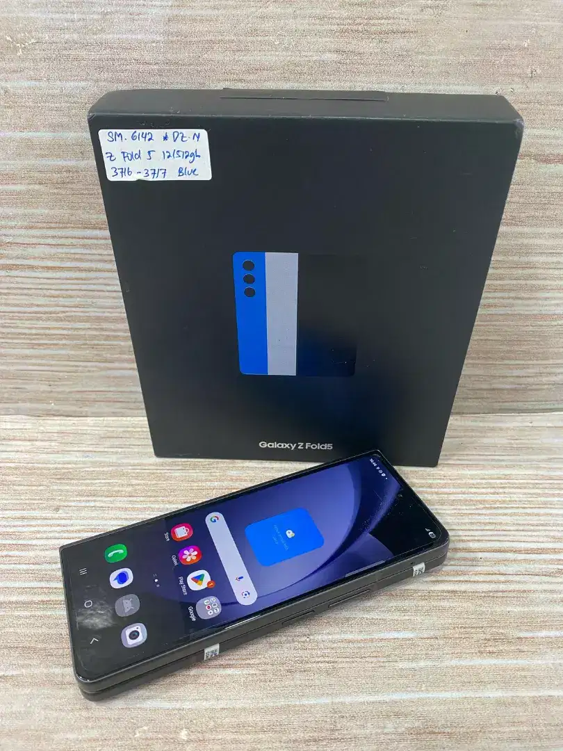 Di jual HP SAMSUNG GALAXY Z FOLD 5 warna BLUE RAM 12GB ROM 512GB