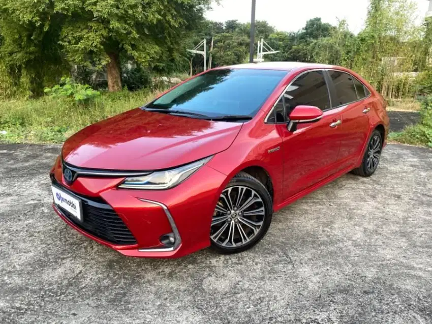 Like New Toyota Corolla Altis 1.8 Hybrid-AT 2019 Merah LENI