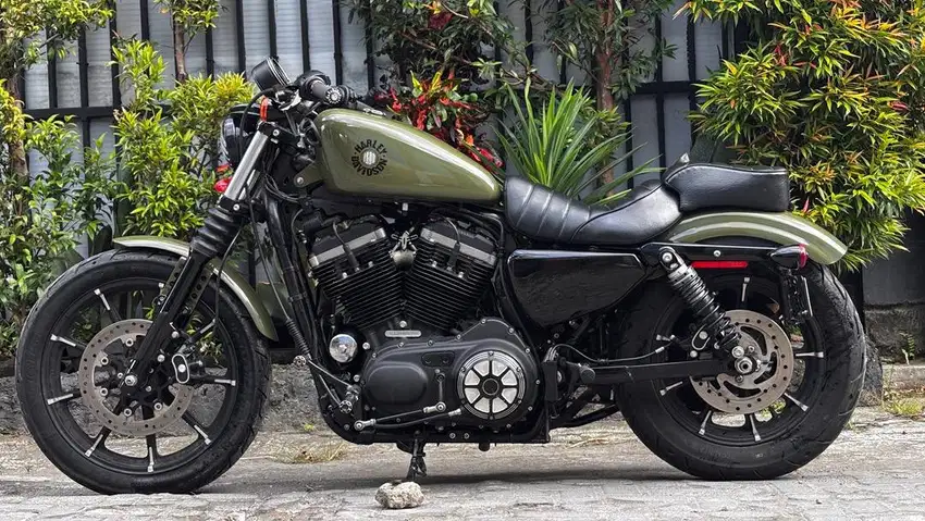 HARLEY DAVIDSON SPORSTER 883 2021