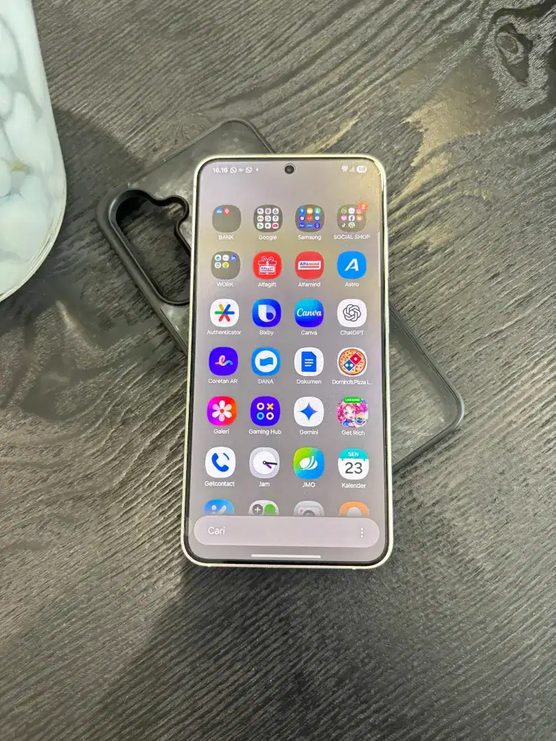 SAMSUNG S24 - Marble Grey Like New