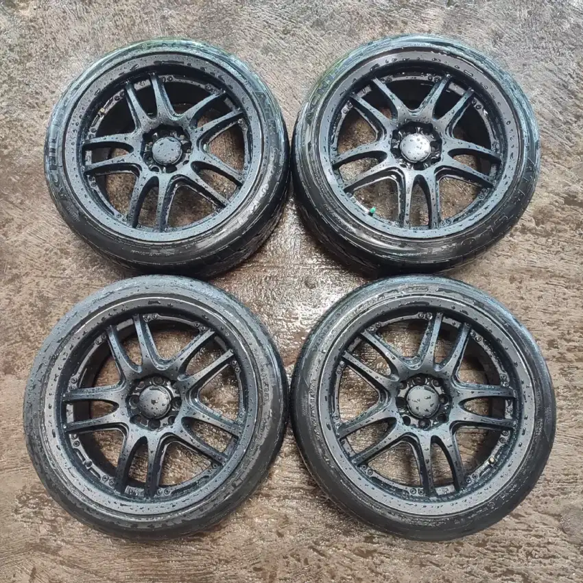Velg Mobil WORK Emotion Kiwami R17 dan Ban