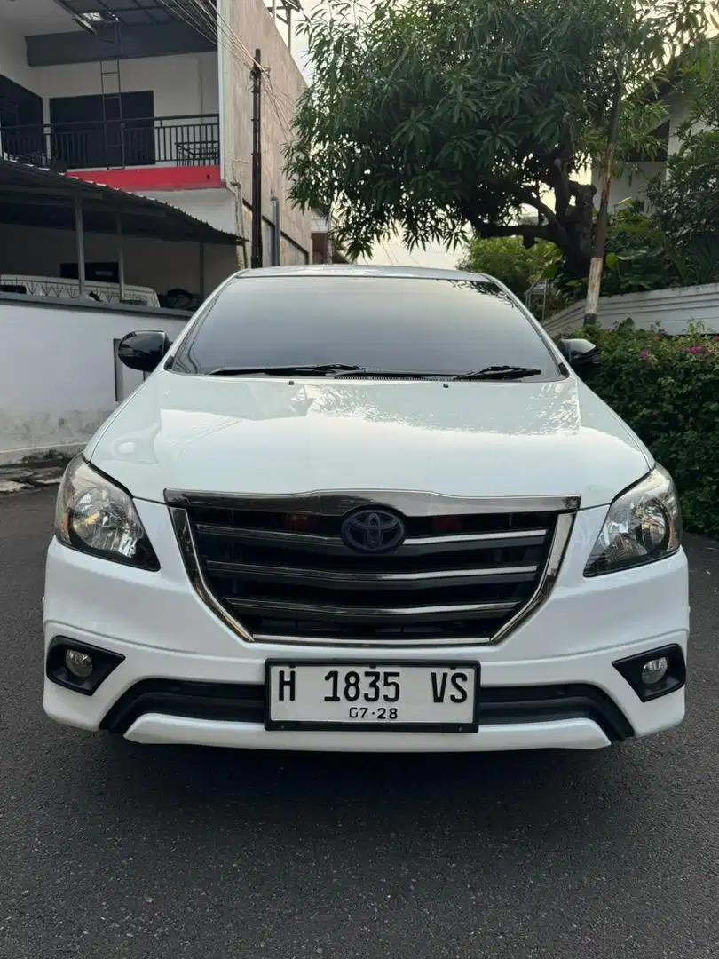 Innova V Diesel Matic 2012 Putih Istimewa Semarang