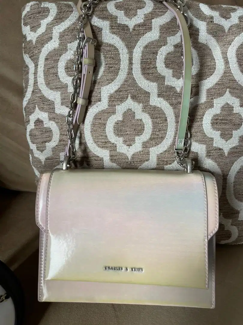 Tas preloved charles n keith ori