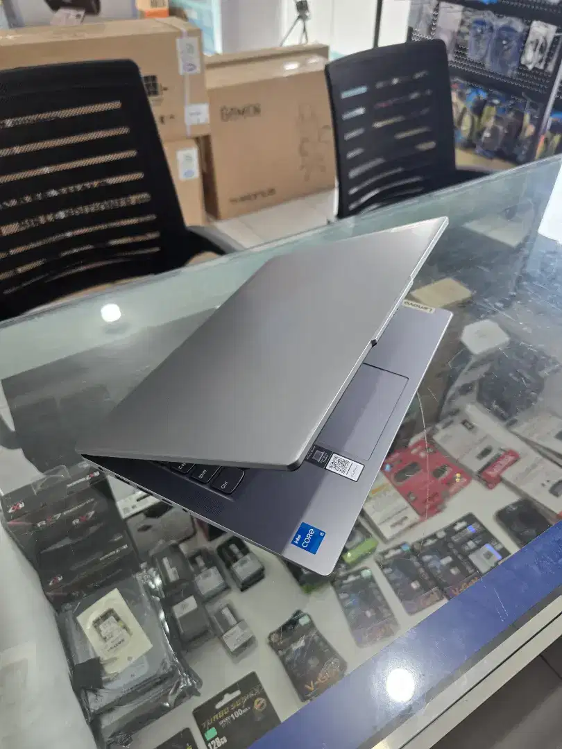 LAPTOP LENOVO IDEAPAD SLIM3 Core I5 GEN12 RAM 8GB SSD 512GB