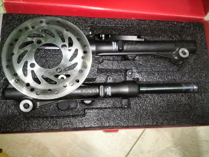Dijual shock depan ori vario 160 + cakram depan