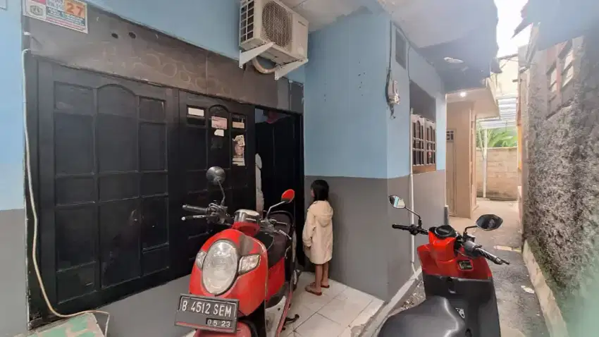 Dijual rumah 2 LT, luas tanah 50m, luas bangunan 75m