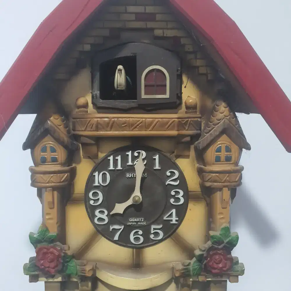 Jam dinding kikuk jadul