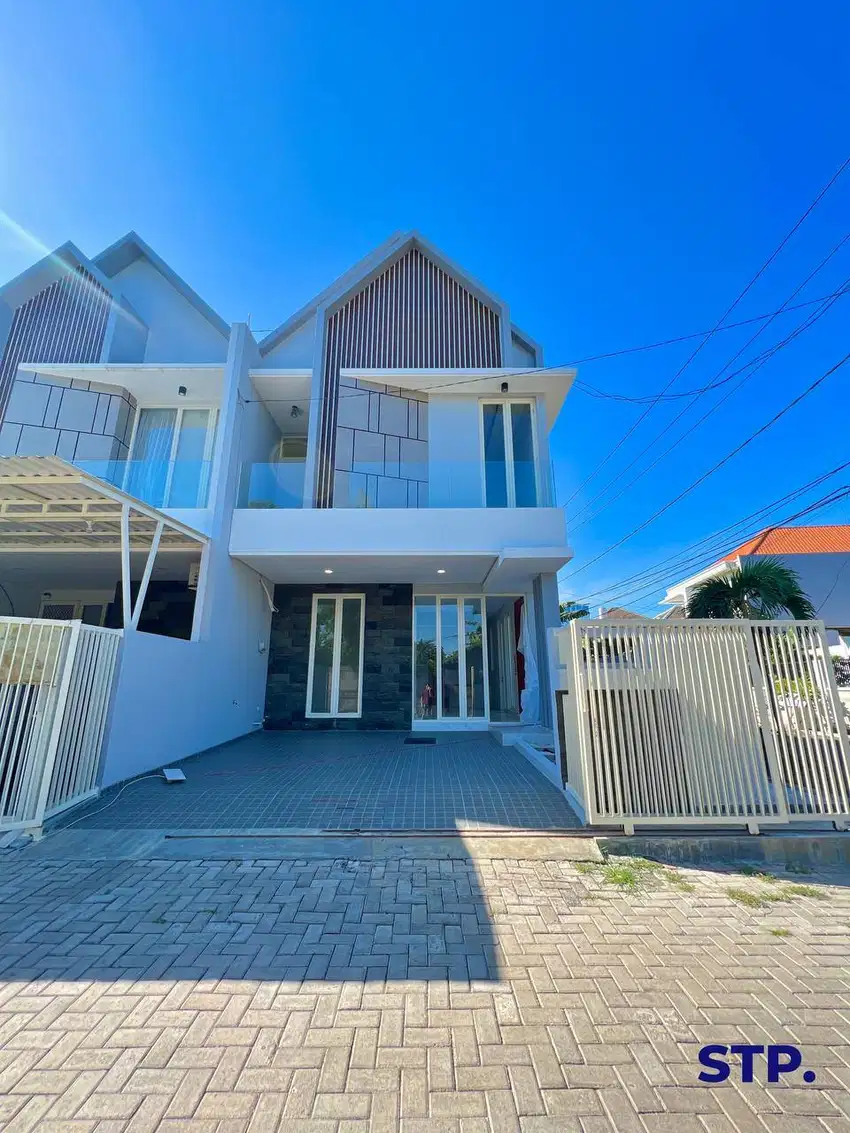 Rumah baru hoek  scandinavian di Manyar Tirtoyoso