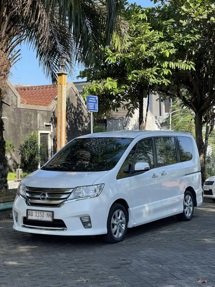 Nissan serena hws 2013/2014