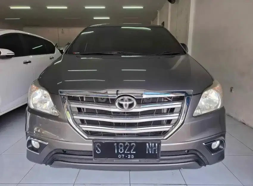 Toyota Kijang Innova 2.0 V bensin manual 2015..km 32 rb slowgoing
