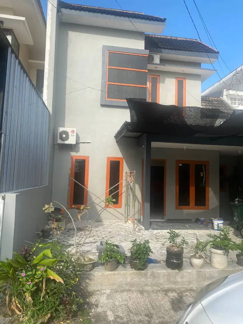 Disewakan/dikontrakan rumah 2 lantai 3KT 2 KM lokasi pusat kota Madiun