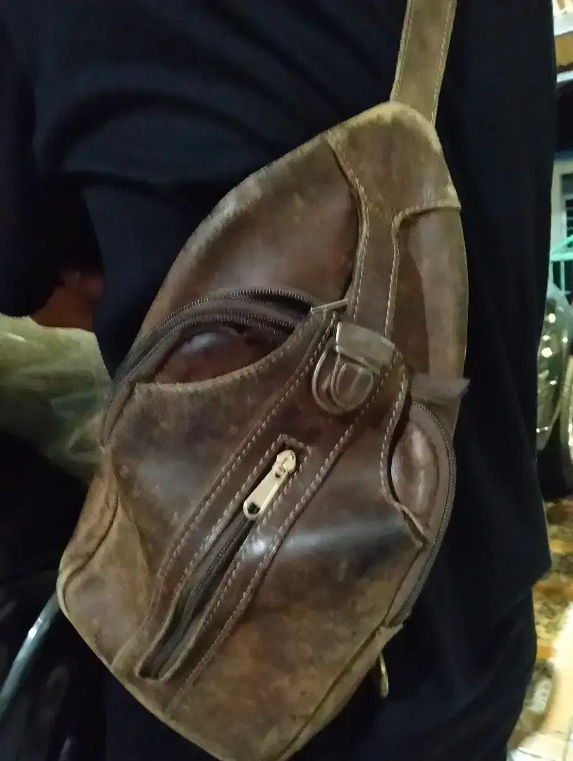 Tas slendang samping