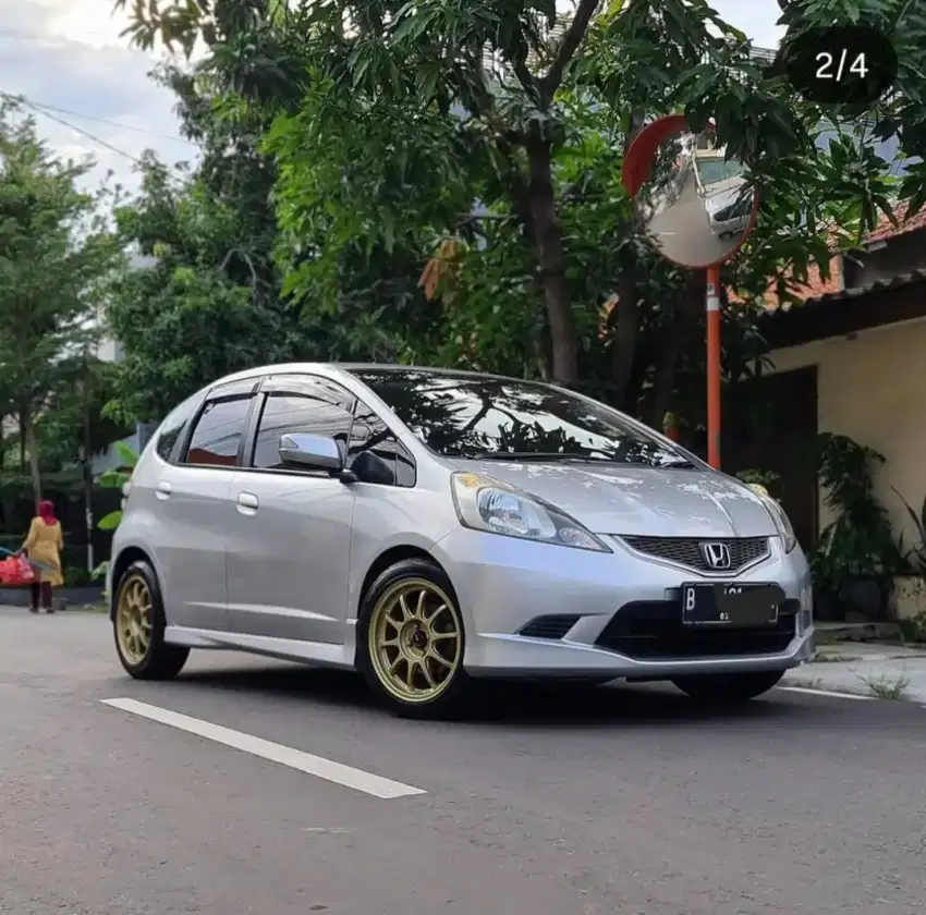 HONDA JAZZ RS AT GE8 2011