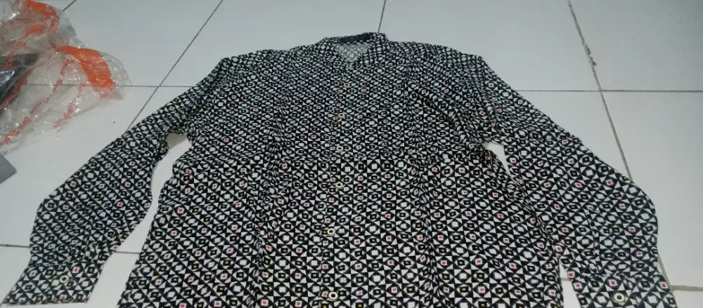 Kemeja Aibulee Italia