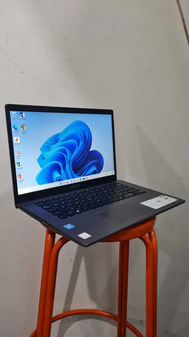 Asus A409M Celeron N4020 (14inch)Ram8Gb/Ssd256Gb