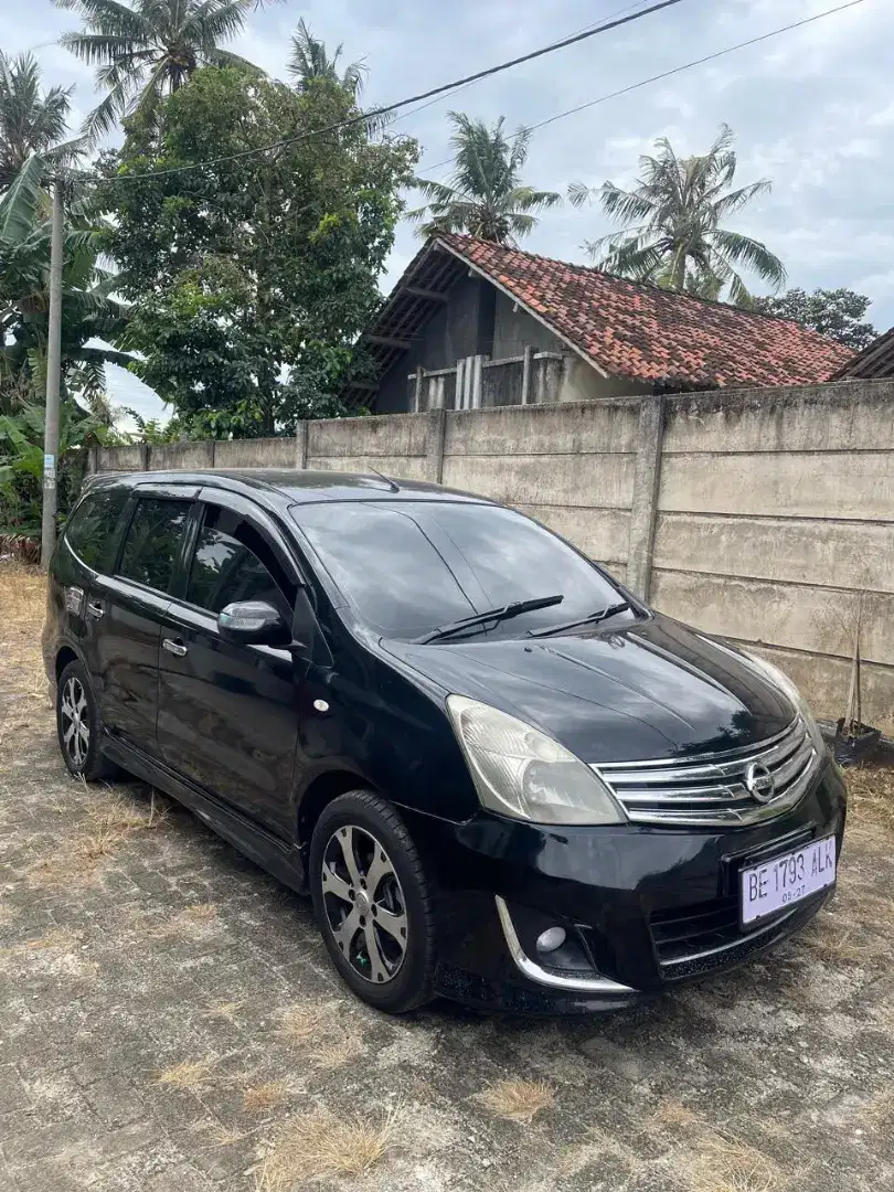 Dijual bu grand Livina XV ultimate matic tahun 2012 .