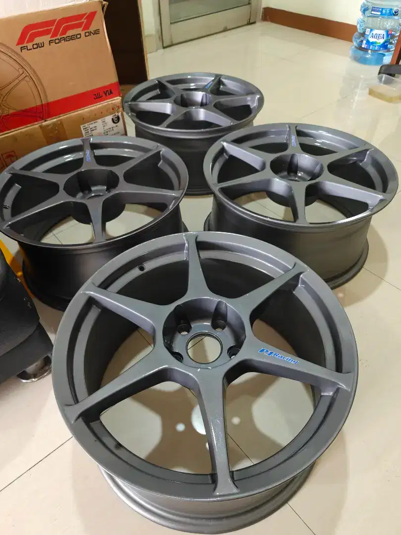 Buddyclub P1 Velg R18 5x114