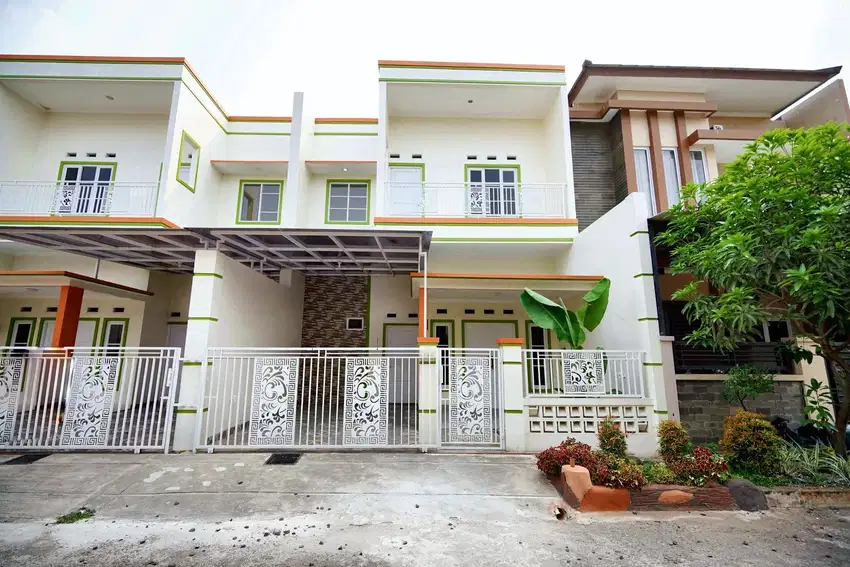 Rumah SHM 2 Lt dekat Golden City Town Square Bekasi Siap Huni J-19249