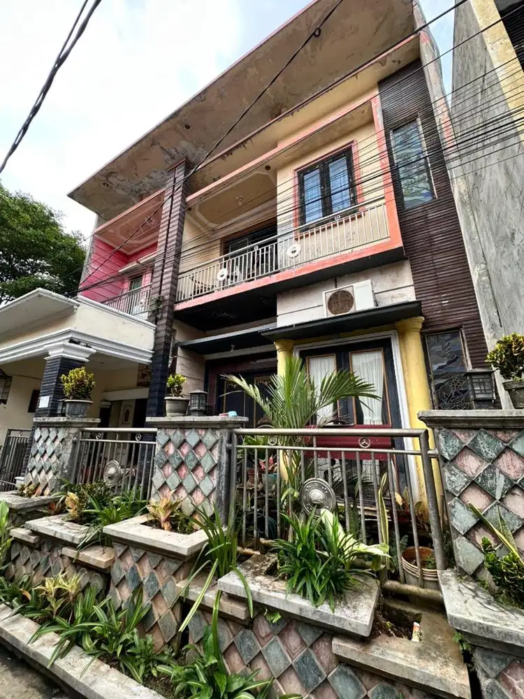 Dijual rumah didaerah jakarta selatan, tb simatupang