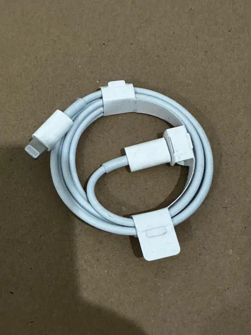kabel data USB C to lightning