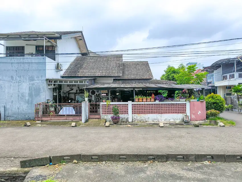 Rumah Hook 2 Menit ke Living Plaza Pamulang LT 224 Hadap Utara J-27241