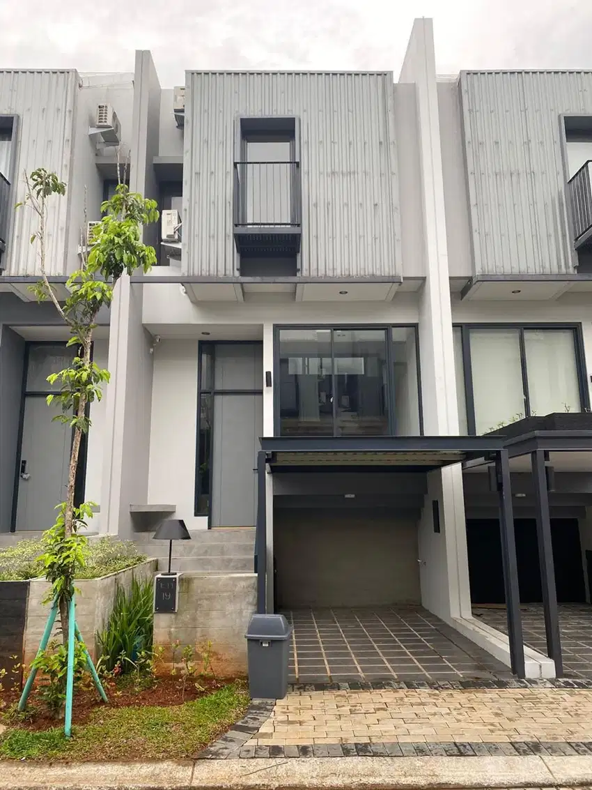 Rumah Terawat 15 Menit ke Gerbang Tol BSD Barat 1 Siap Huni J-35552