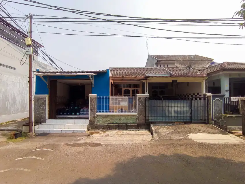 Rumah Strategis 6 Menit ke Stasiun Rawa Buntu SHM Bebas Banjir J-25333