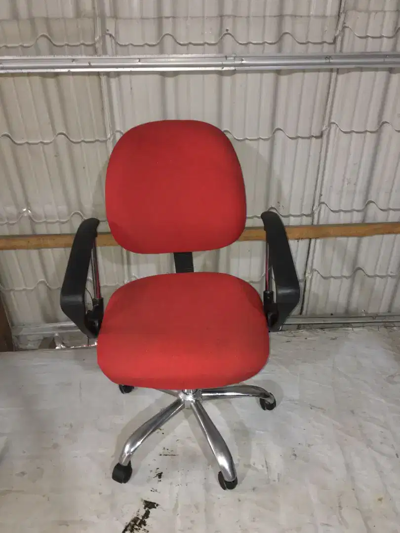 Kursi Kantor/Kursi Manager/Bangku Kantor Bekas
