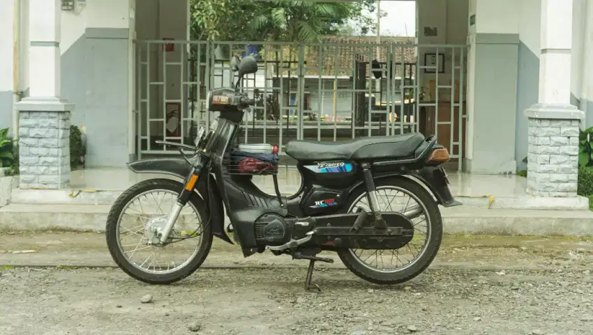 Suzuki RC100 Bravo