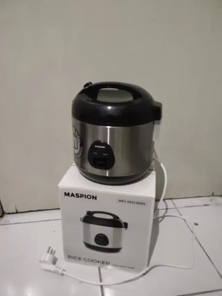 Rice Cooker Maspion 0.6 liter seperti baru masih garansi 11 bulan