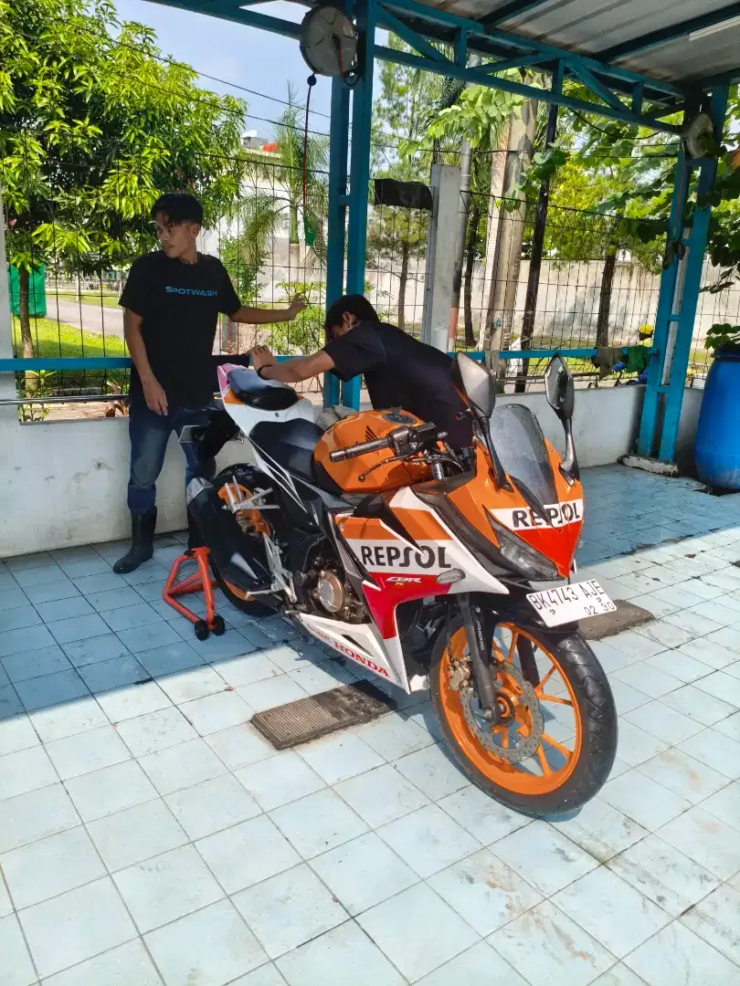 Honda CBR 150R Repsol bekas (nego halus)