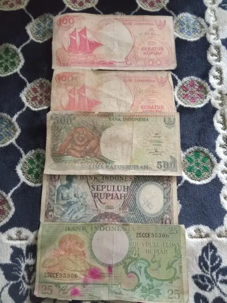 Borongan Uang Kertas Kuno