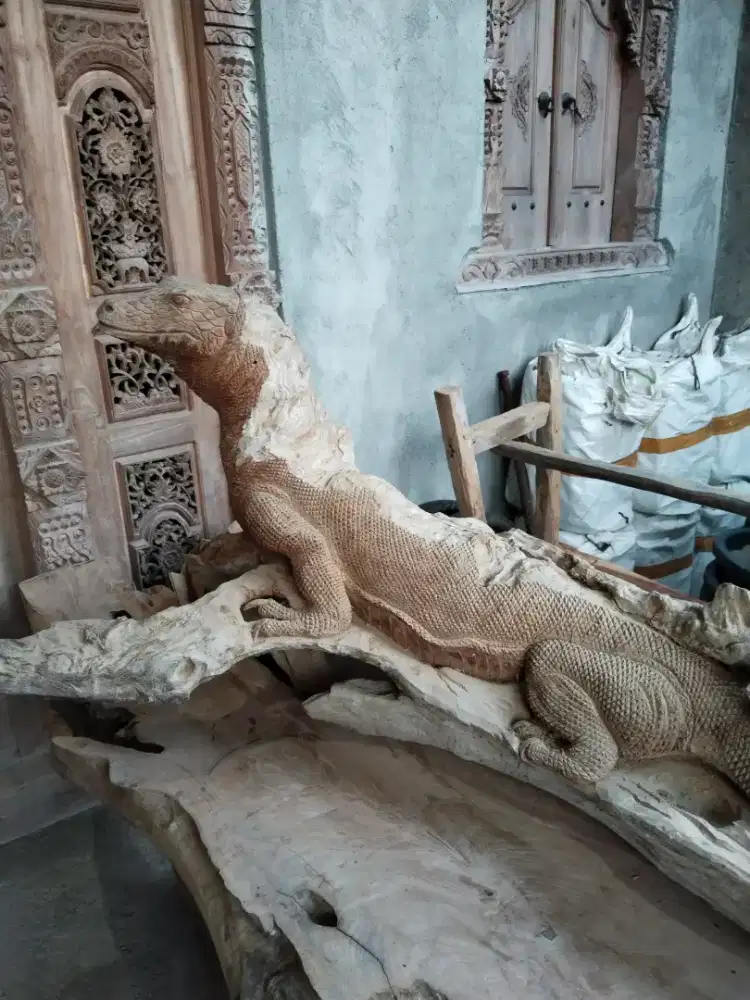 Ukiran kayu jati asli utuh