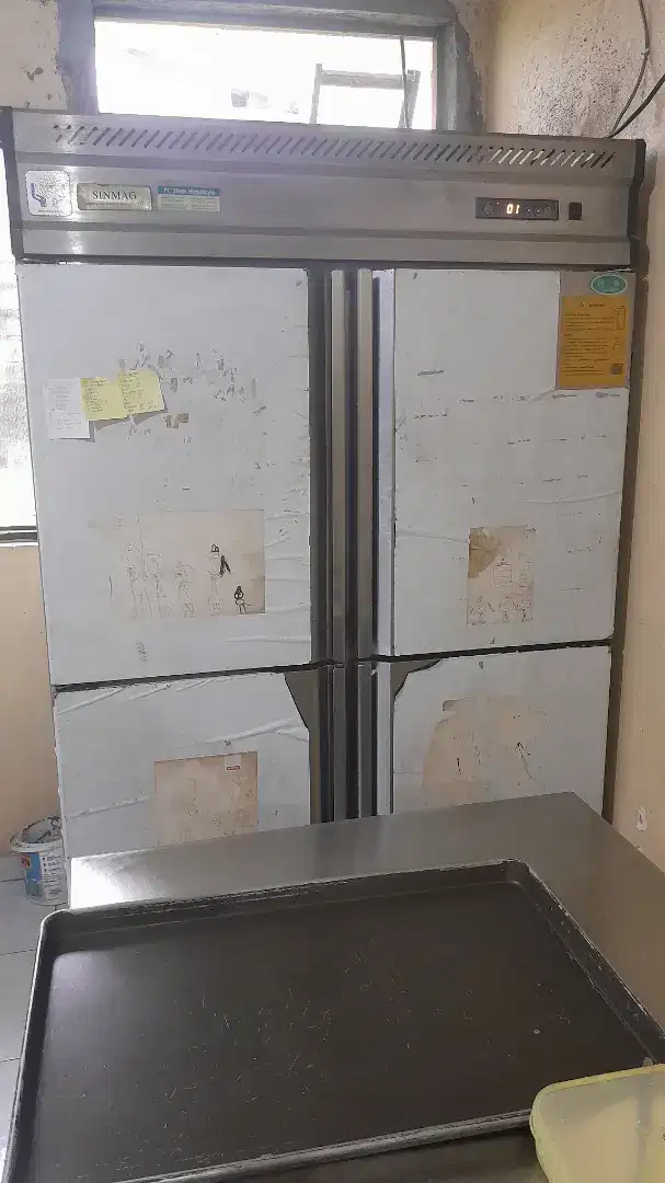 DiJual cepat Freezer 4 pintu SINMAG