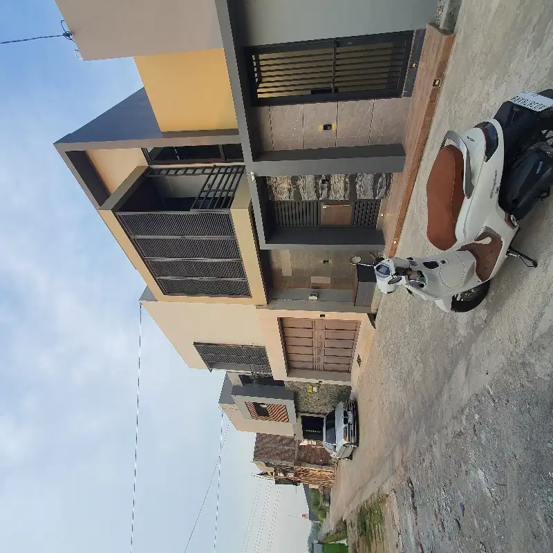 rumah 2 lantai full perabot dijual area solo baru 1,250M