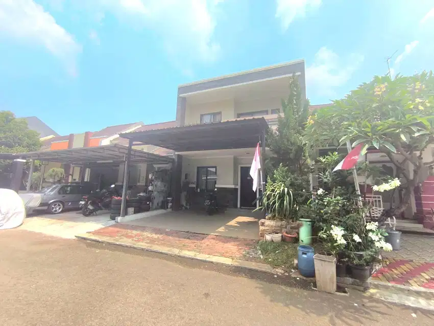 om. Dijual cepat Rumah Kota Wisata Cibubur Siap Huni 2 lantai Rapih