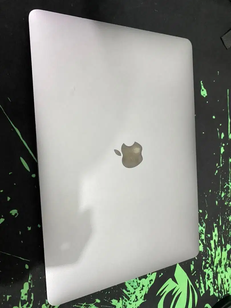 Macbook Pro 2017 non touchbar 13 inch 8/256