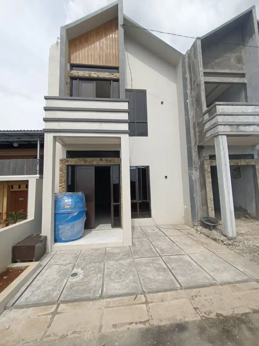 Dijual Rumah 2 Lantai Dekat Jakarta Global University GDC