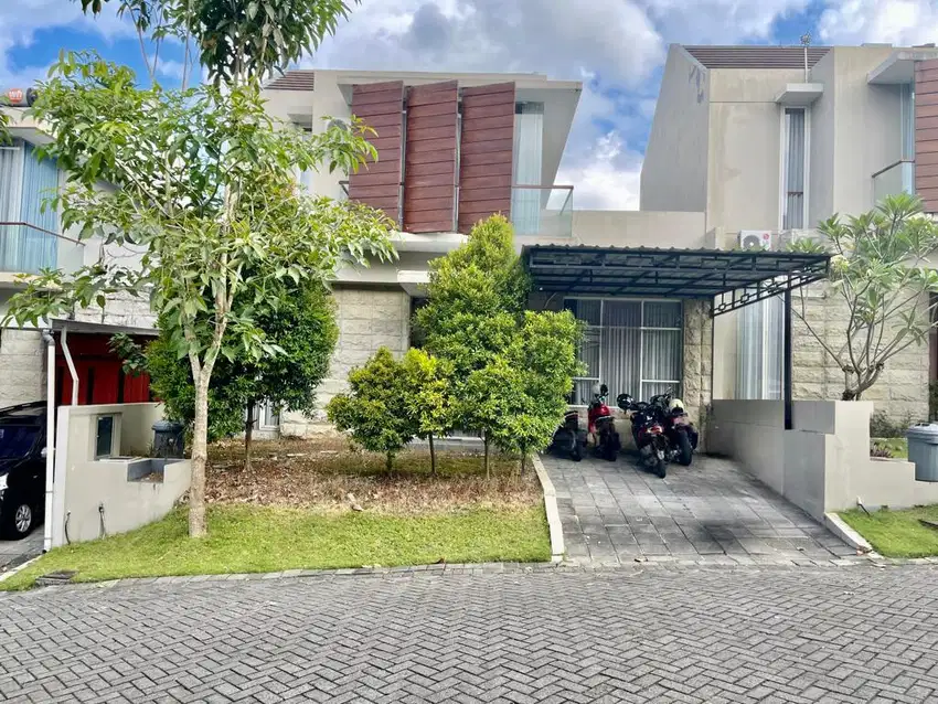 Rumah 2 lantai full furnished cluster elite di Jalan Wates Sleman