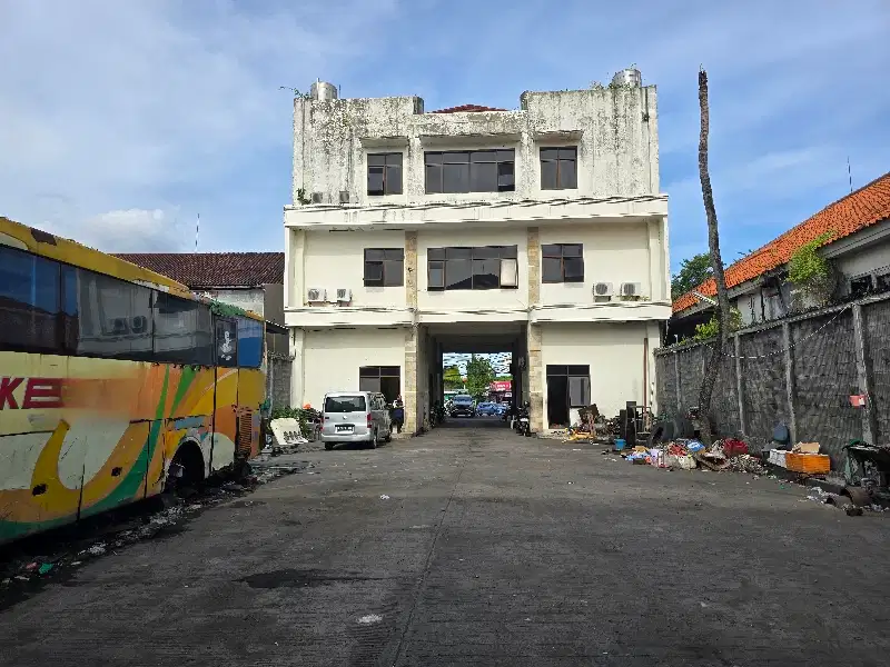 Gedung Kantor Komersil Raya Kuta Bali
